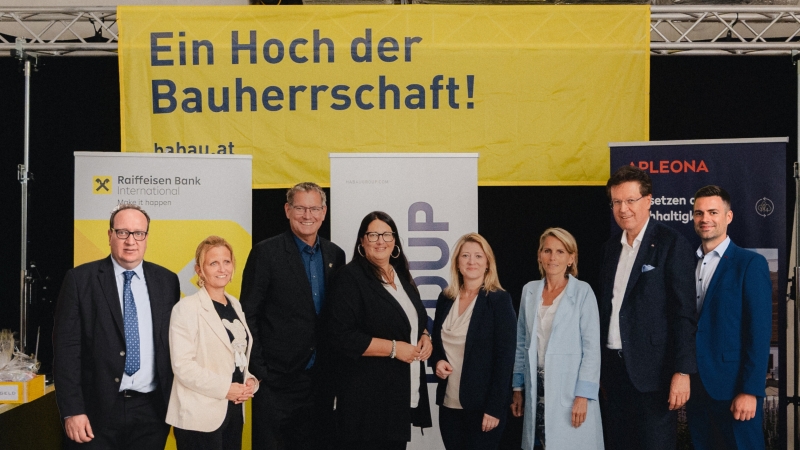 V.l.n.r.: Harald Kröger, Leiter des Bereichs „Group Structured Finance & InvestmentBanking