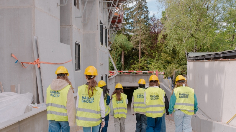 Technik hautnah erleben: HABAU GROUP lud zum Wiener Töchtertag und Girls Day in Perg © Julia Dragosits